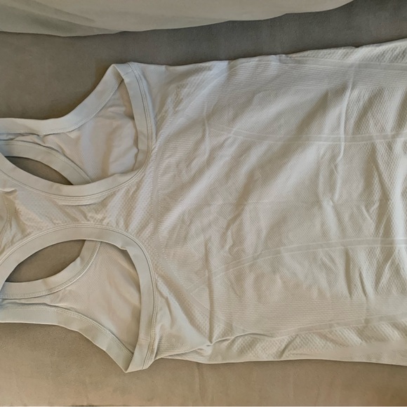 Athleta Momentum Seamless Tank - Picture 3 of 3